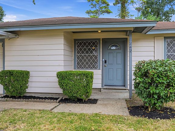 4th image of 9242 Forest View St
