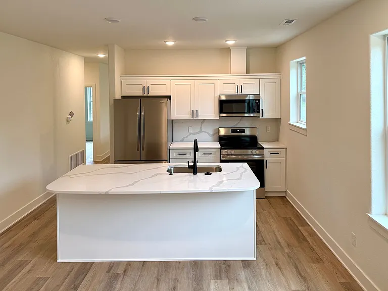 901 Missouri St — Photo 23