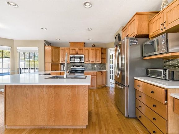 4th image of 12753 261st St