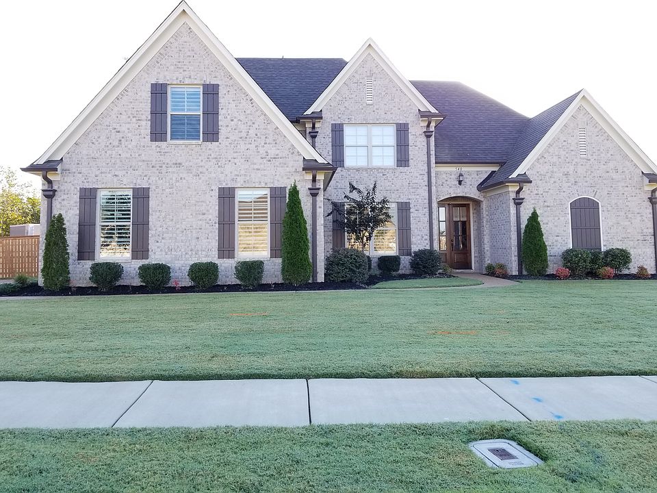 1st image of 540 Oakridge Dr
