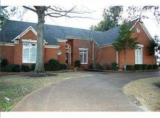 2315 Linkenholt Dr, Collierville, TN 38017