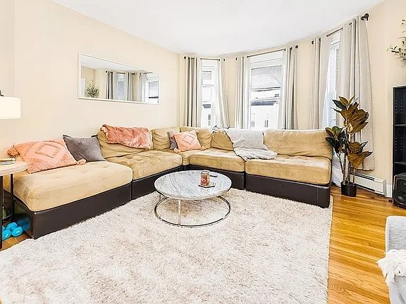 3rd image of 180 L St #3