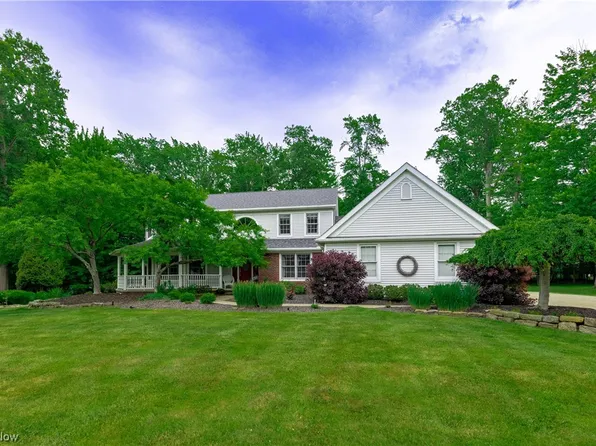 2959 Canterbury Ct, Willoughby Hills, OH 44092