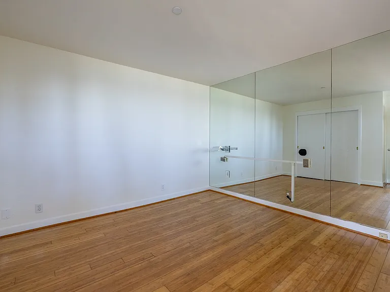 348 Greenwich St — Photo 16