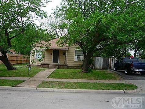 1st image of 213 SE 11th St