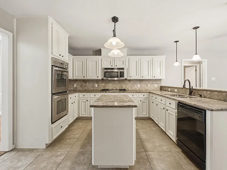 905 Winged Foot Dr — Photo 14