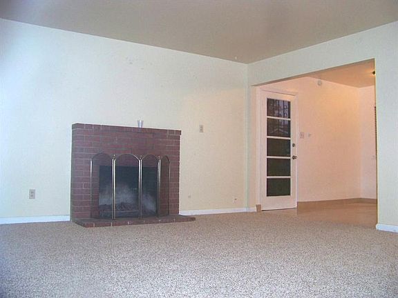 4th image of 7313 Benbow St