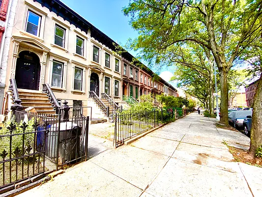 Rented by Blue Egg Realty Corp | media 25