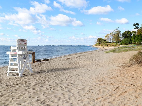 10 Pine Creek Avenue