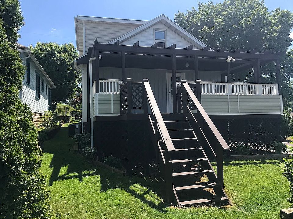 2nd image of 3922 41st St