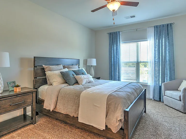 10 Newbridge Apartments — Photo 5
