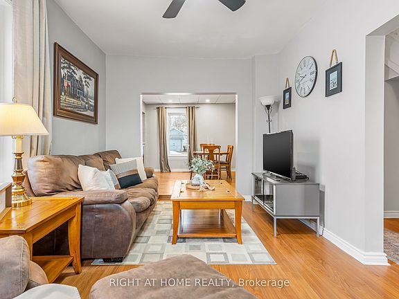 3rd image of 356 Manly St