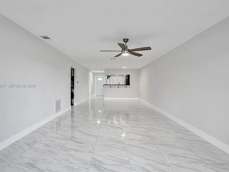 9540 NW 65th St #D8 — Photo 16