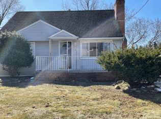 35 Bradley Dr, Edison, NJ 08817