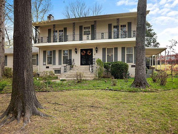 3rd image of 1407 Redbud Cir