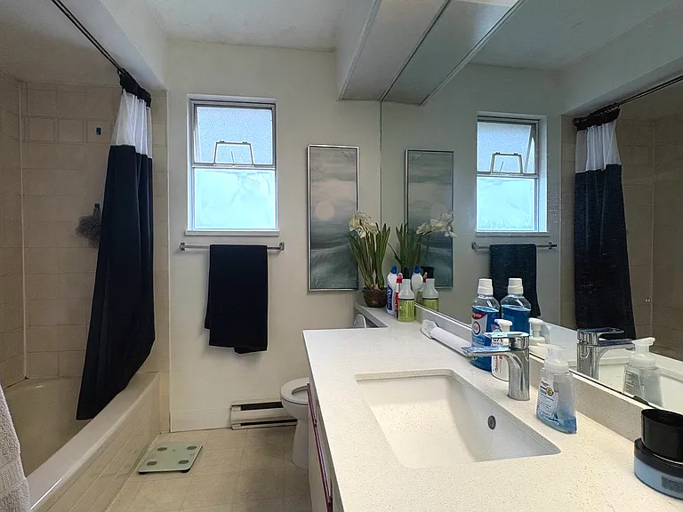 6220 Lynas Ln — Photo 10