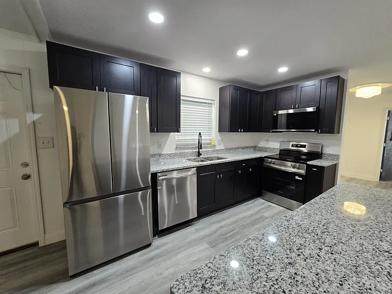 1816 Rendale Dr — Photo 8