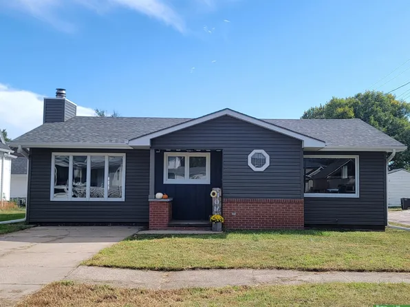 418 E 5th St, York, NE 68467