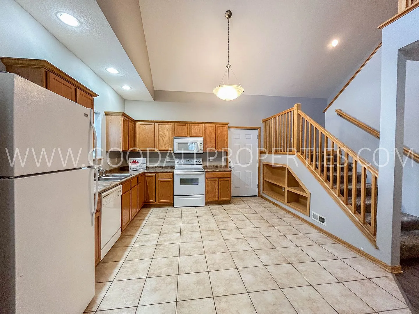 3 Bedroom, 2.5 Bath Corner lot Townhome in Urbandale — Photo 3