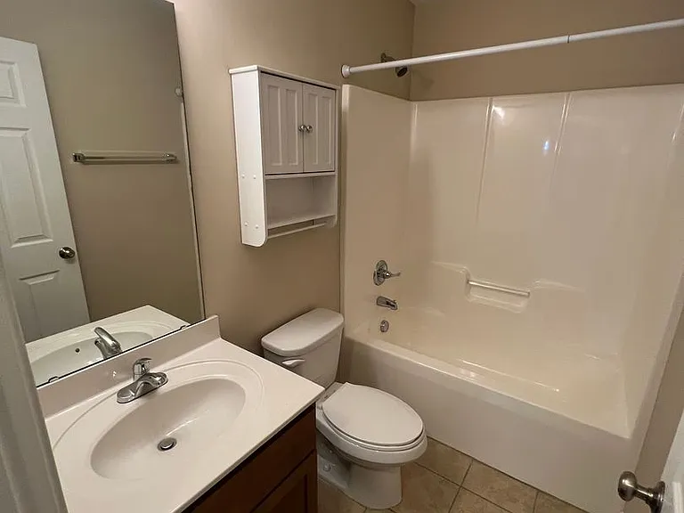 712 E Catawba St #B — Photo 14