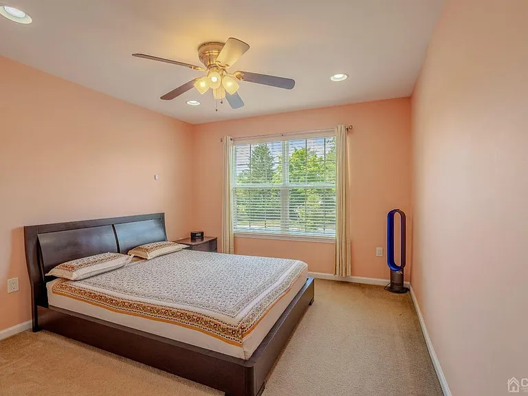 2474 N Canterbury Ln — Photo 35