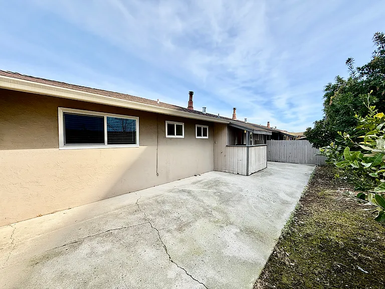 Mosaic Apartments — Photo 7