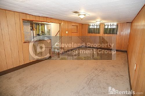 4th image of 833 E 216th St