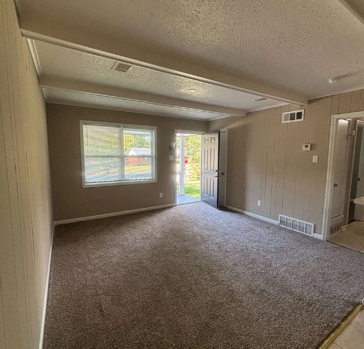 3 bed, 1.5 bath, $1,450 — Photo 3