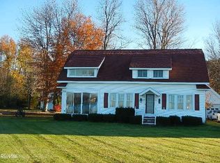 739 N Channel Dr, Harsens Island, MI 48028