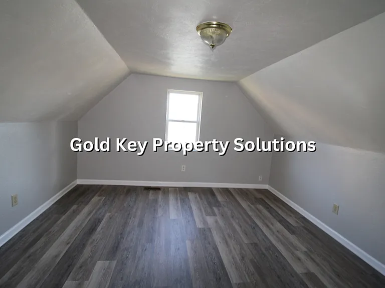 2419 Jackson St — Photo 17