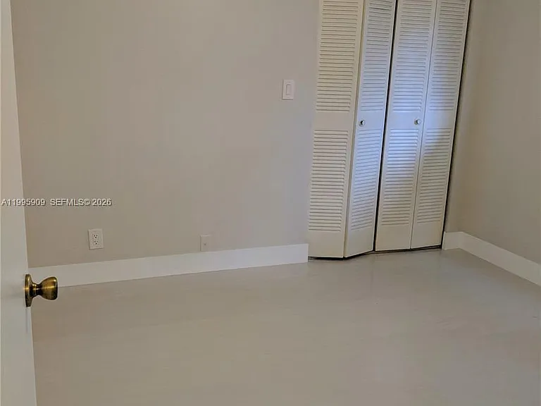 460 Lakeview Dr #4 — Photo 15