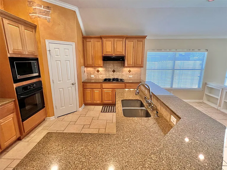 11712 Summer Brook Ct — Photo 4