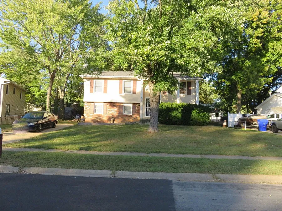 605 Garner Ave photo 1