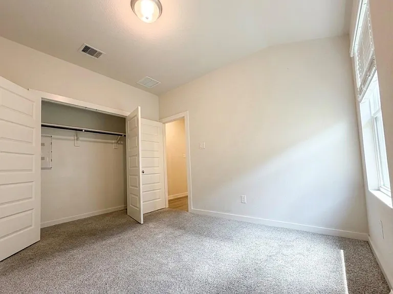 5549 Madden Ln — Photo 7
