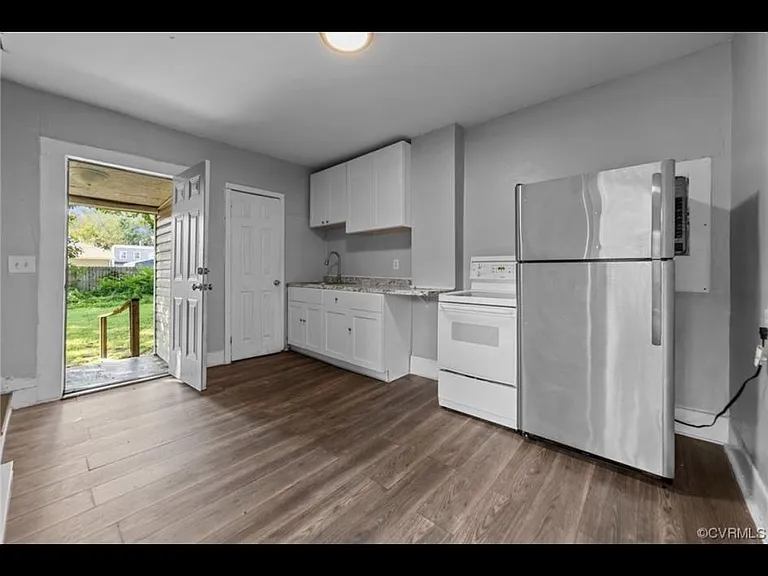 1220 McKenzie St #1220 — Photo 6