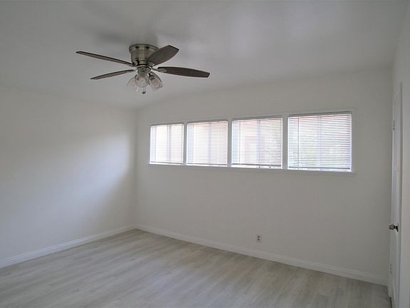 4th image of 1300 Curtis Ave