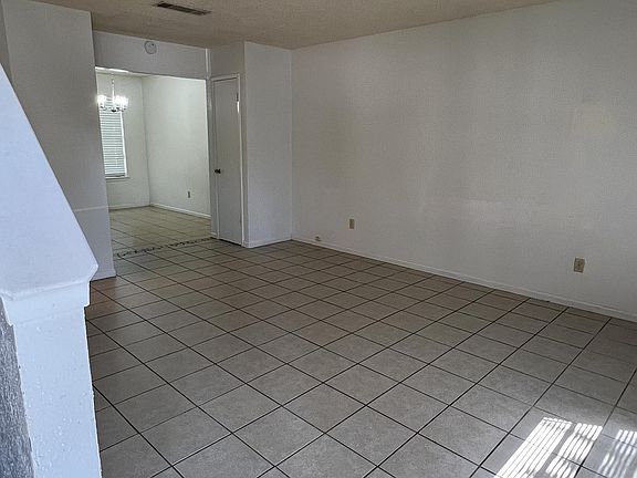 3rd image of 204 Oak Trail Dr APT D