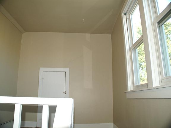 Rear Landing - Entry - upper level