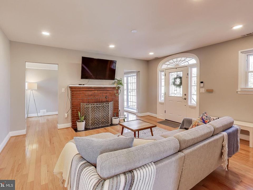 1st image of 3913 Oglethorpe St