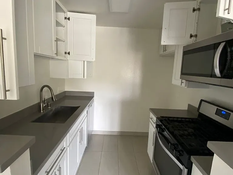 1250 N. June St. Los Angeles CA 90038 — Photo 4