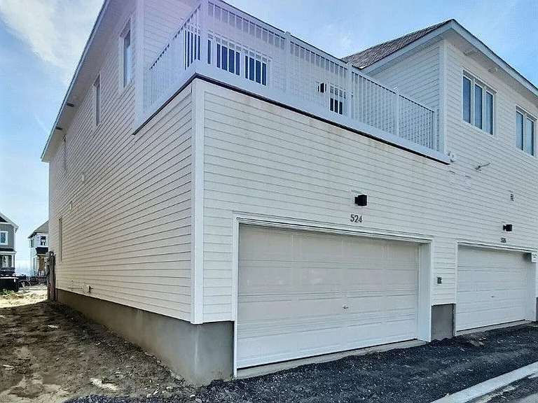 524 Oldenburg Ave — Photo 14