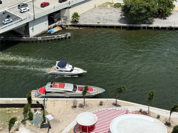 90 SW 3rd St APT 3501, Miami, FL 33130