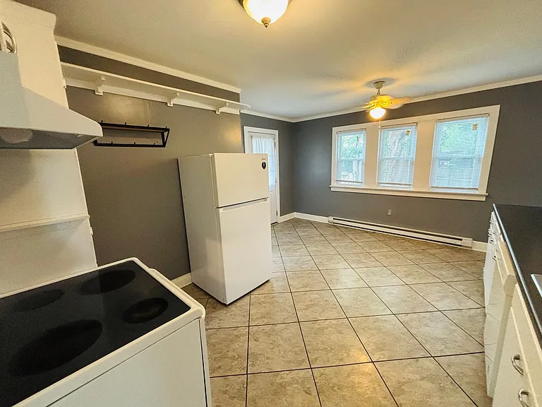 925 Forest St — Photo 11