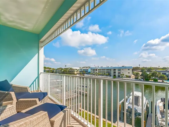 11723 1st St E, Treasure Island, FL 33706