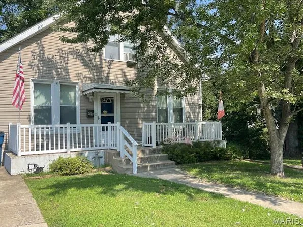 413 E Wickliffe Ave, Collinsville, IL 62234