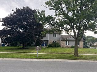 5658 Eagle Trace Dr, Sylvania, OH 43560