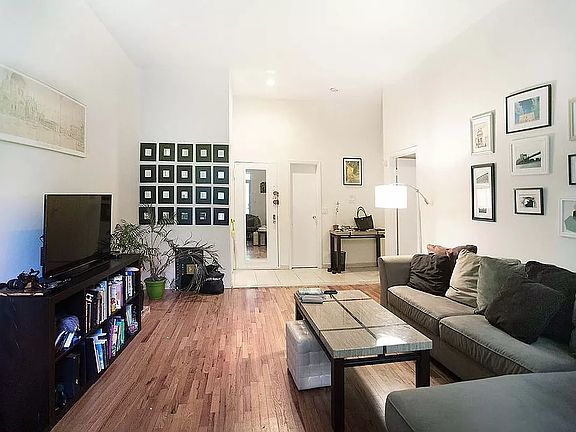 3rd image of 29 W 27th St APT 3B