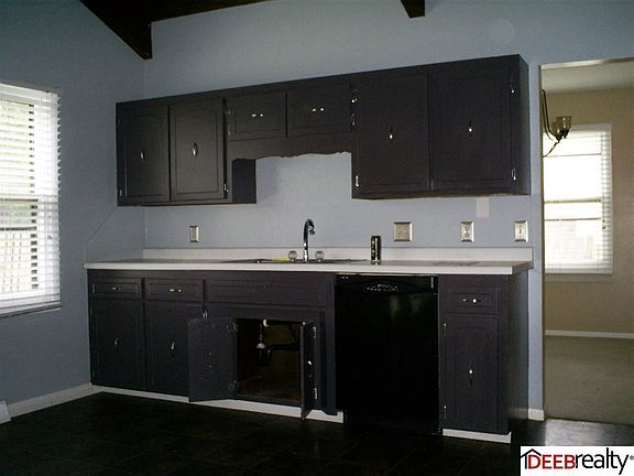 3rd image of 4041 N 117th St