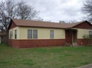 215 N Thrash St, Granbury, TX 76048