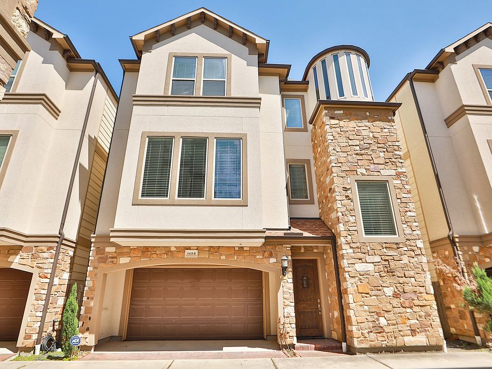 Front - Stone and Stucco -Beautiful exterior
